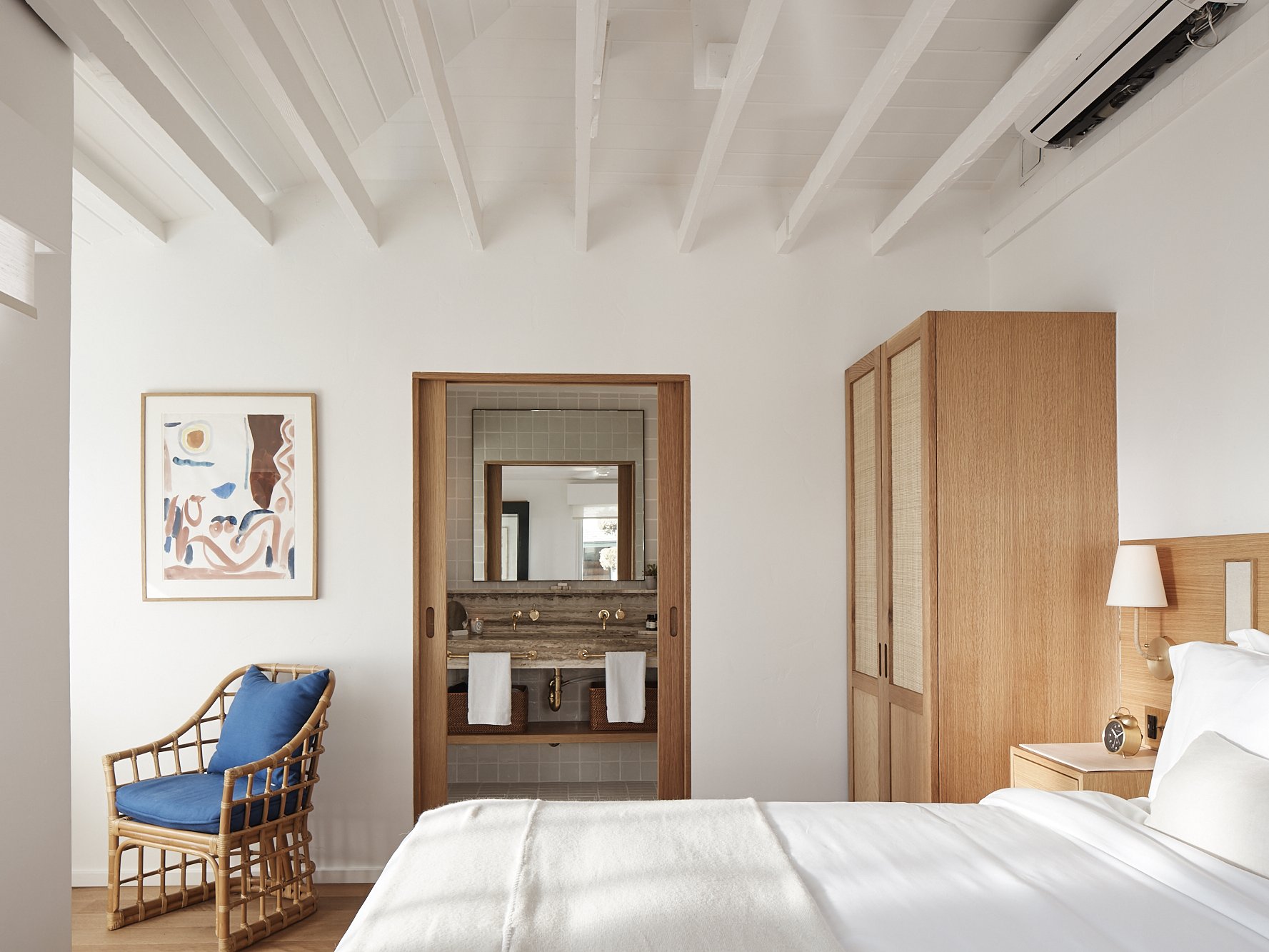 Auric hotel room