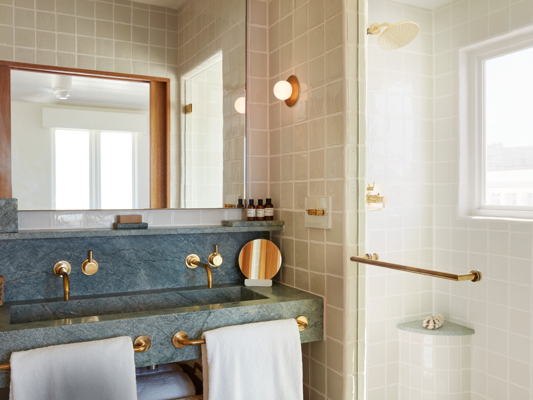 La Vue Bathroom