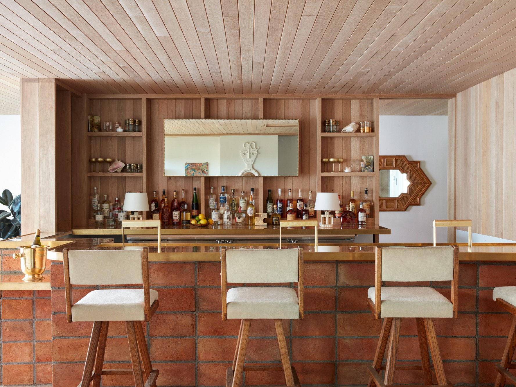 Enjoy Cocktails & Wine at our bar adjacent to the Saline Restaurant.